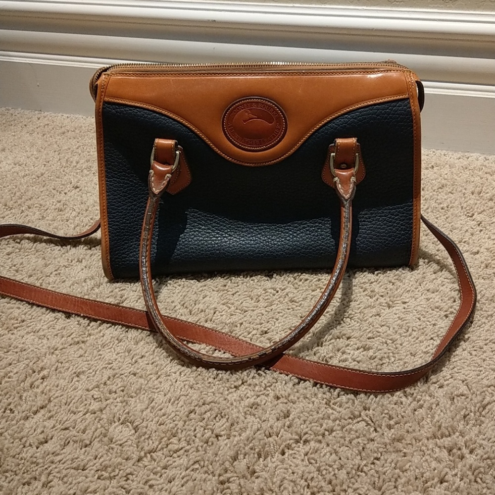 90s Dooney and Bourke navy and tan purse